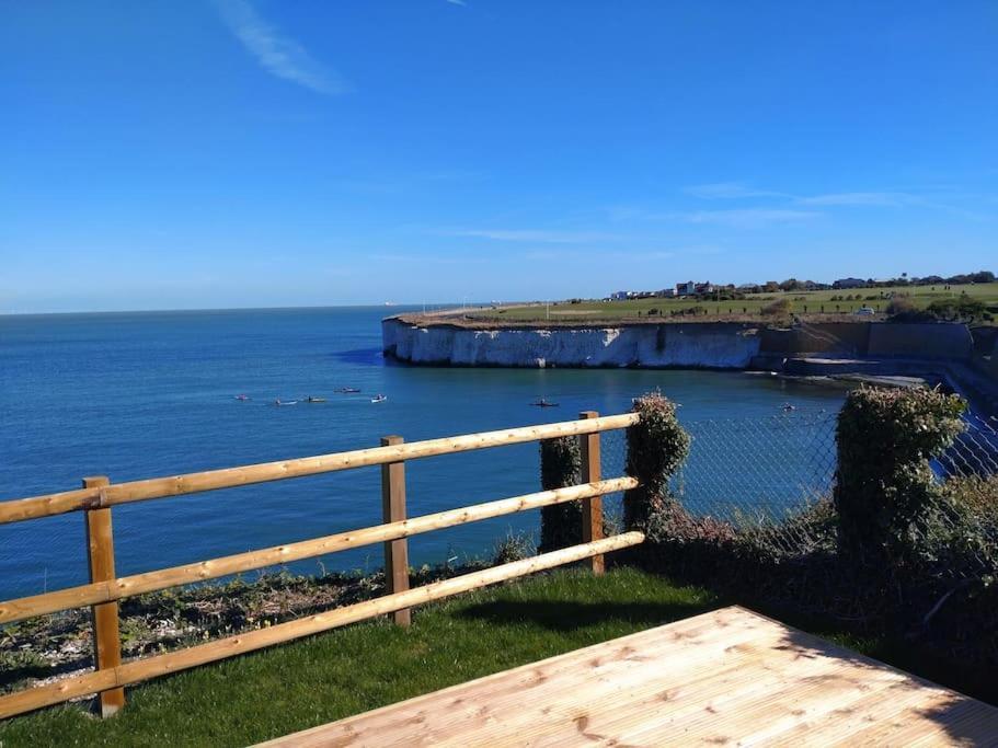 Spring Tide Cliff Top Glamping Pod With Direct Sea Views Birchington-on-Sea Exteriör bild