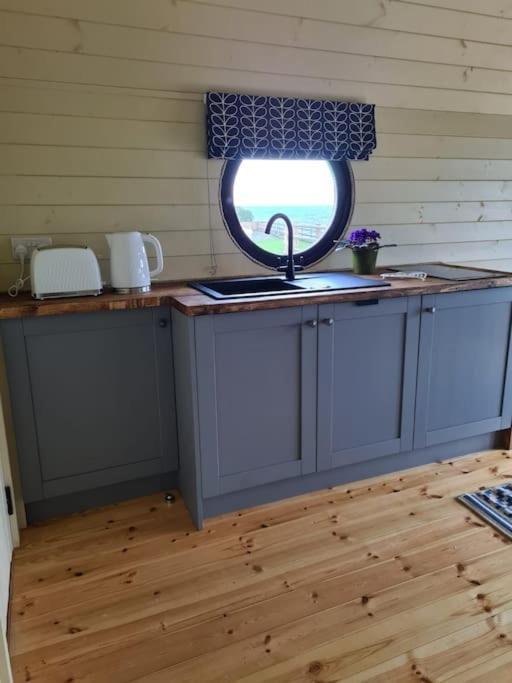 Spring Tide Cliff Top Glamping Pod With Direct Sea Views Birchington-on-Sea Exteriör bild